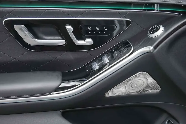 Mercedes-Benz S 450 (Clasa S) din 2024 cu 12.230 km - oferta MER197623 - foto 9