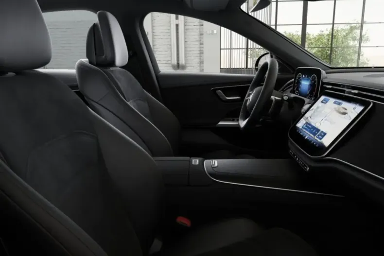 Mercedes-Benz E 200 (Clasa E) din 2024 cu 8.746 km - oferta MER197628 - foto 11