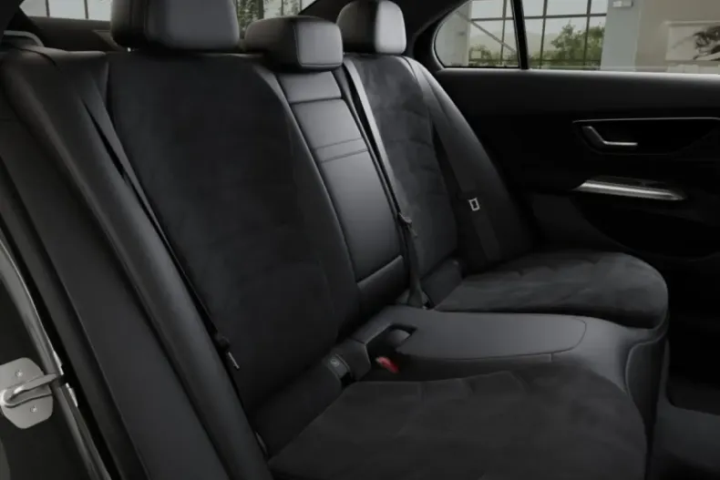 Mercedes-Benz E 220 (Clasa E) din 2024 cu 22.163 km - oferta MER197629 - foto 8