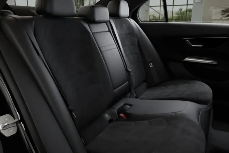 Mercedes-Benz E 200 (Clasa E) din 2025 cu 14.955 km - oferta MER197630 - foto 9