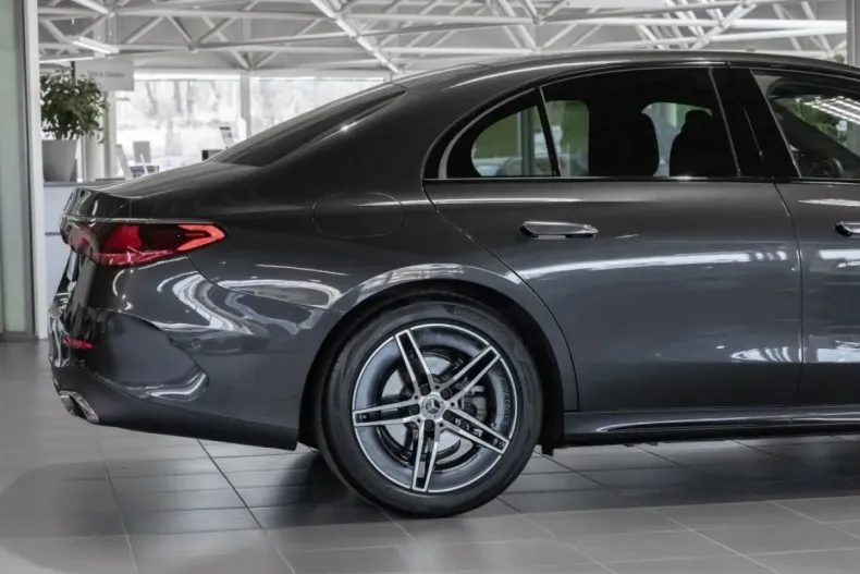 Mercedes-Benz E 200 (Clasa E) din 2025 cu 9.522 km - oferta MER197638 - foto 9