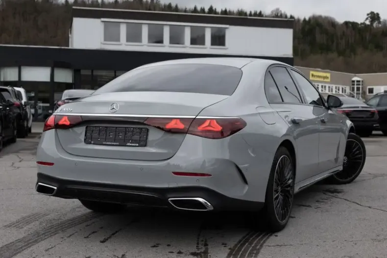 Mercedes-Benz E 300 (Clasa E) din 2025 cu 8.685 km - oferta MER197640 - foto 4