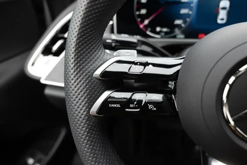 Mercedes-Benz E 300 (Clasa E) din 2025 cu 8.685 km - oferta MER197640 - foto 16