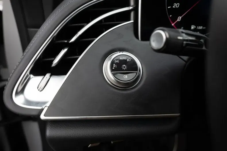 Mercedes-Benz E 300 (Clasa E) din 2025 cu 8.685 km - oferta MER197640 - foto 18