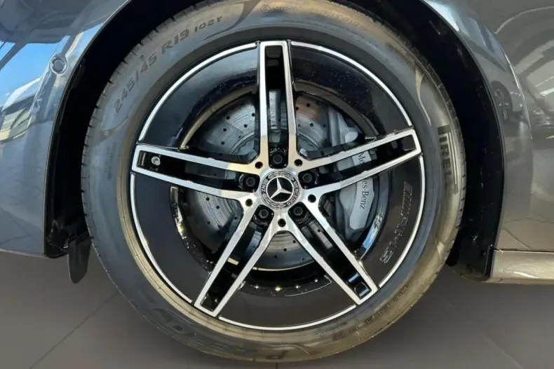 Mercedes-Benz E 200 (Clasa E) din 2025 cu 5.133 km - oferta MER197642 - foto 9
