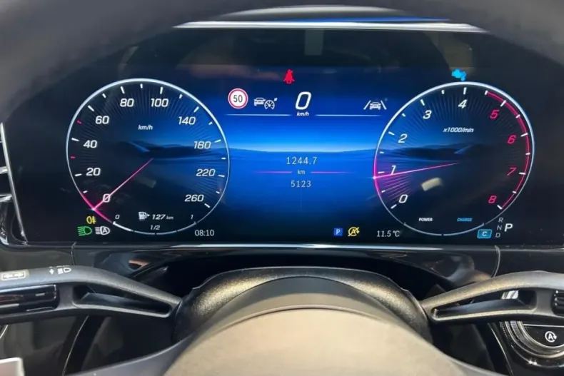 Mercedes-Benz E 200 (Clasa E) din 2025 cu 5.133 km - oferta MER197642 - foto 10
