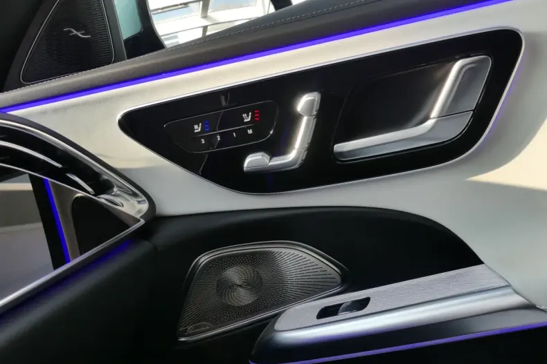 Mercedes-Benz E 53 AMG (Clasa E) din 2025 cu 10.200 km - oferta MER197643 - foto 14