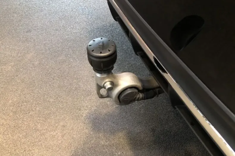 Mercedes-Benz E 220 (Clasa E) din 2025 cu 11.168 km - oferta MER197655 - foto 19