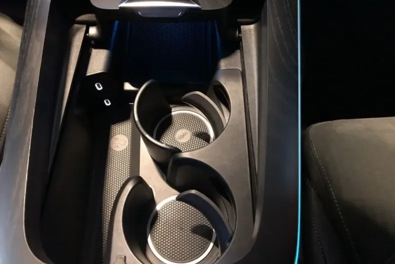 Mercedes-Benz E 220 (Clasa E) din 2025 cu 11.168 km - oferta MER197655 - foto 21