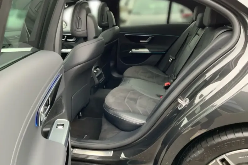 Mercedes-Benz E 220 (Clasa E) din 2025 cu 10.000 km - oferta MER197656 - foto 25