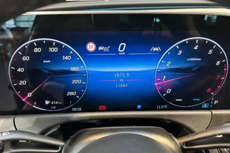 Mercedes-Benz E 200 (Clasa E) din 2025 cu 11.682 km - oferta MER197659 - foto 10