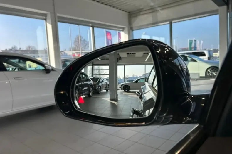 Mercedes-Benz E 200 (Clasa E) din 2025 cu 11.682 km - oferta MER197659 - foto 17