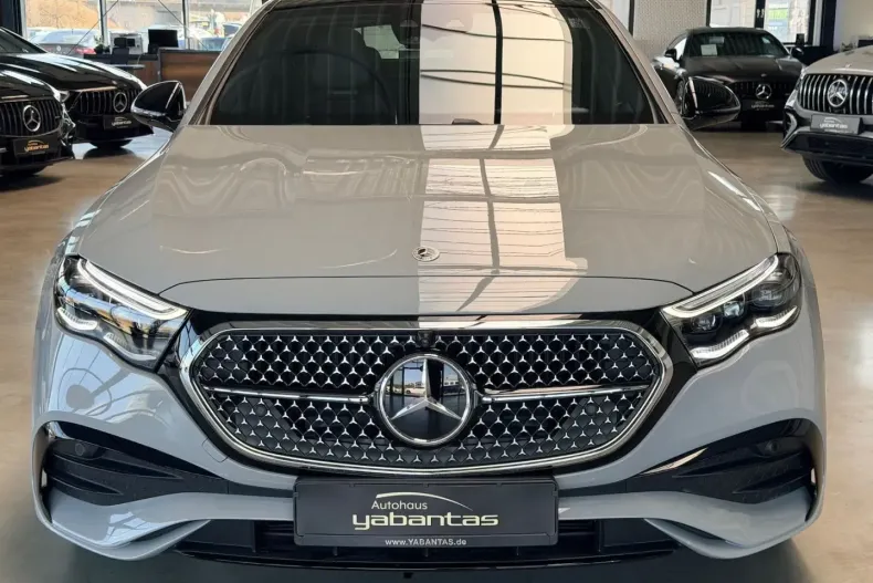 Mercedes-Benz E 300 (Clasa E) din 2025 cu 10.600 km - oferta MER197661 - foto 2
