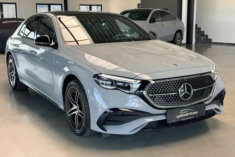 Mercedes-Benz E 300 (Clasa E) din 2025 cu 10.600 km - oferta MER197661 - foto 3