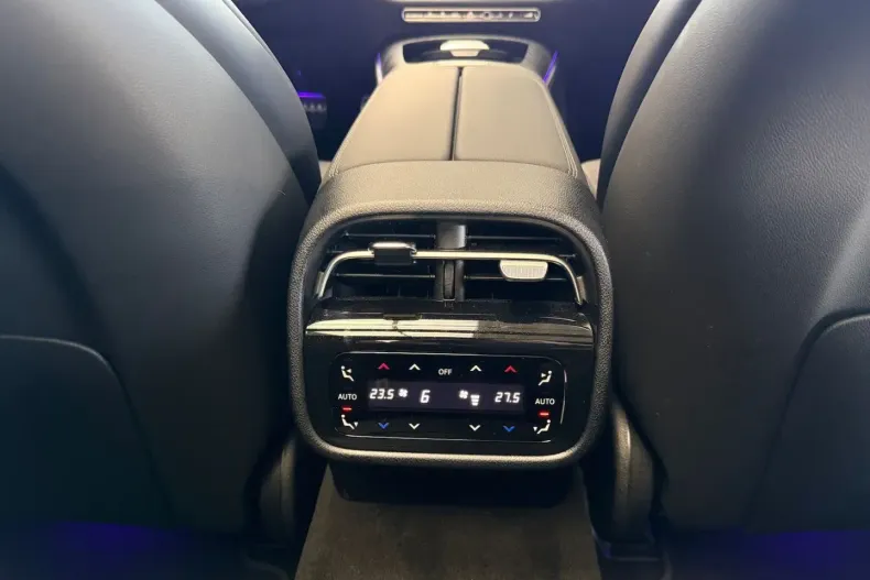 Mercedes-Benz E 300 (Clasa E) din 2025 cu 10.600 km - oferta MER197661 - foto 14