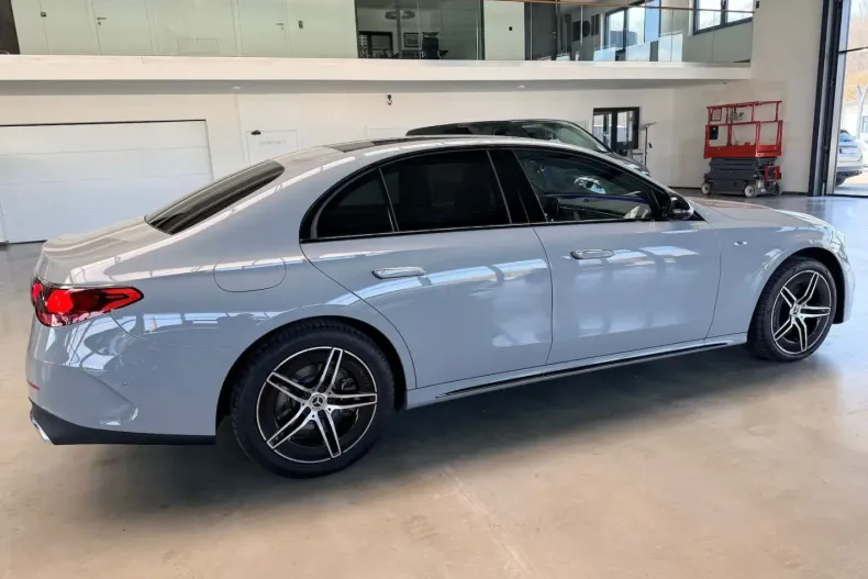 Mercedes-Benz E 300 (Clasa E) din 2025 cu 10.600 km - oferta MER197661 - foto 23