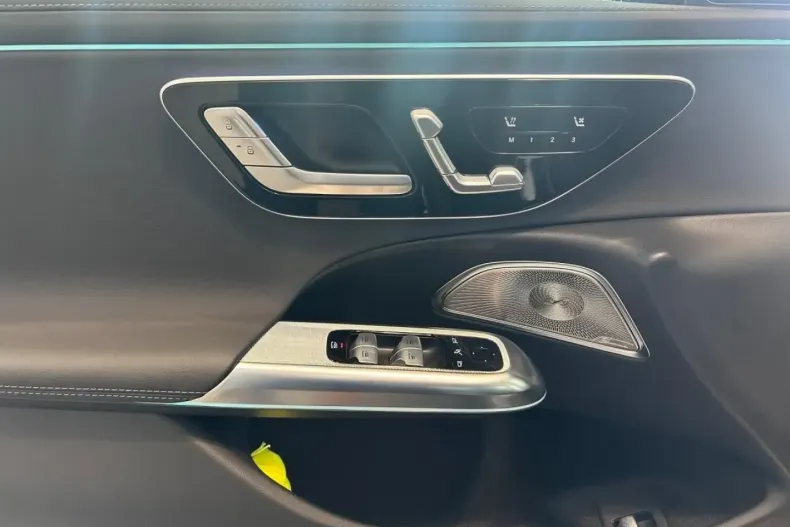 Mercedes-Benz E 450 (Clasa E) din 2025 cu 27.945 km - oferta MER197676 - foto 13