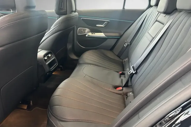 Mercedes-Benz E 450 (Clasa E) din 2025 cu 27.945 km - oferta MER197676 - foto 17