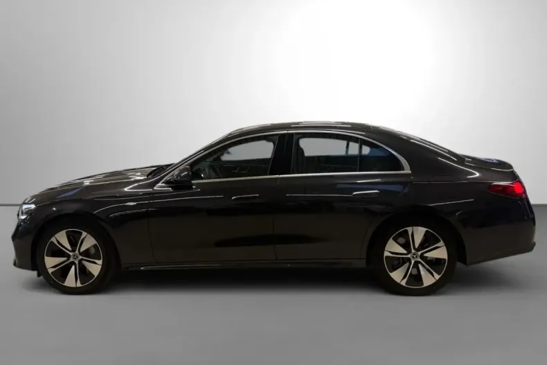 Mercedes-Benz E 300 (Clasa E) din 2025 cu 3.900 km - oferta MER197679 - foto 8