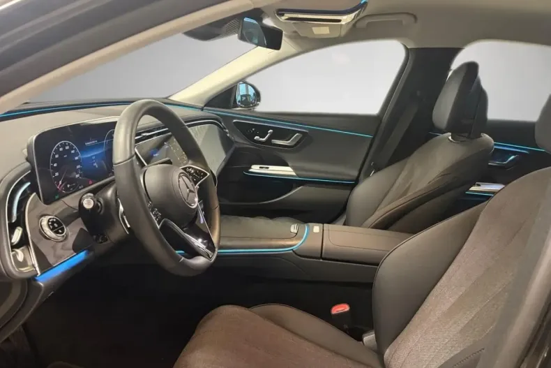 Mercedes-Benz E 300 (Clasa E) din 2025 cu 3.900 km - oferta MER197679 - foto 15