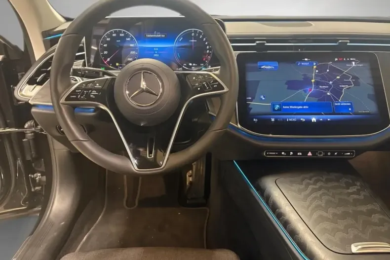 Mercedes-Benz E 300 (Clasa E) din 2025 cu 3.900 km - oferta MER197679 - foto 18