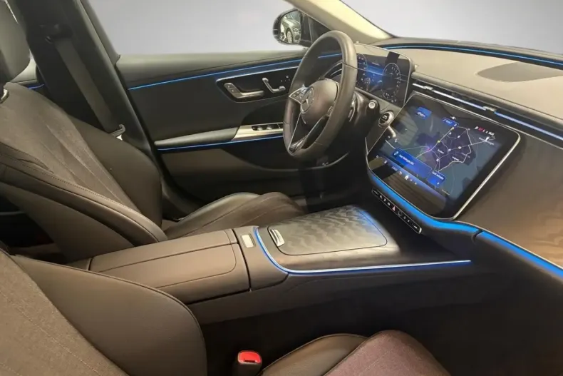 Mercedes-Benz E 300 (Clasa E) din 2025 cu 3.900 km - oferta MER197679 - foto 19