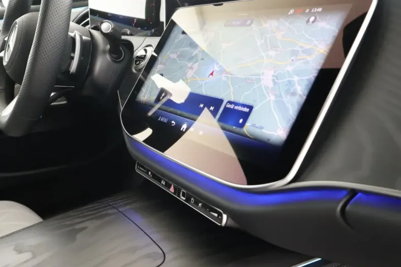 Mercedes-Benz E 220 (Clasa E) din 2025 cu 11.254 km - oferta MER197680 - foto 13