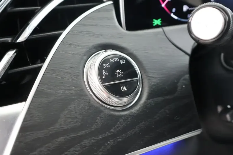 Mercedes-Benz E 220 (Clasa E) din 2025 cu 11.254 km - oferta MER197680 - foto 19