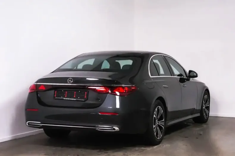 Mercedes-Benz E 220 (Clasa E) din 2025 cu 7.031 km - oferta MER197682 - foto 4