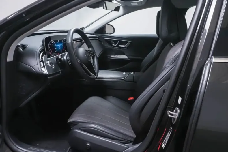 Mercedes-Benz E 220 (Clasa E) din 2025 cu 7.031 km - oferta MER197682 - foto 6