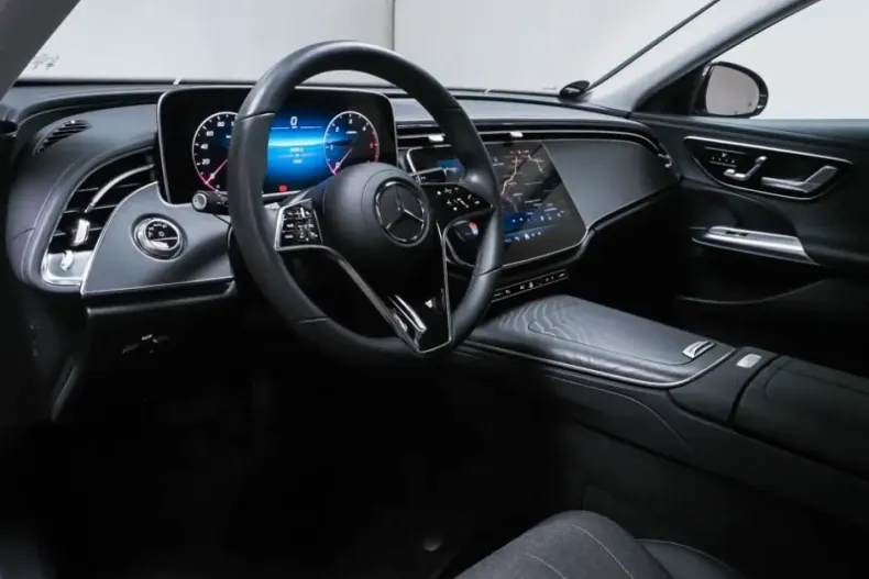 Mercedes-Benz E 220 (Clasa E) din 2025 cu 7.031 km - oferta MER197682 - foto 8