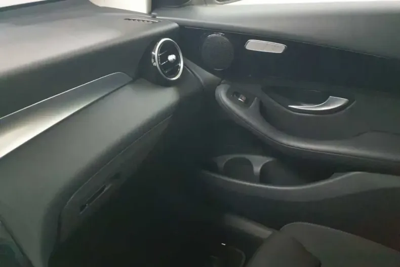 Mercedes-Benz GLC 300 (Clasa GLC) din 2022 cu 54.712 km - oferta MER197685 - foto 11