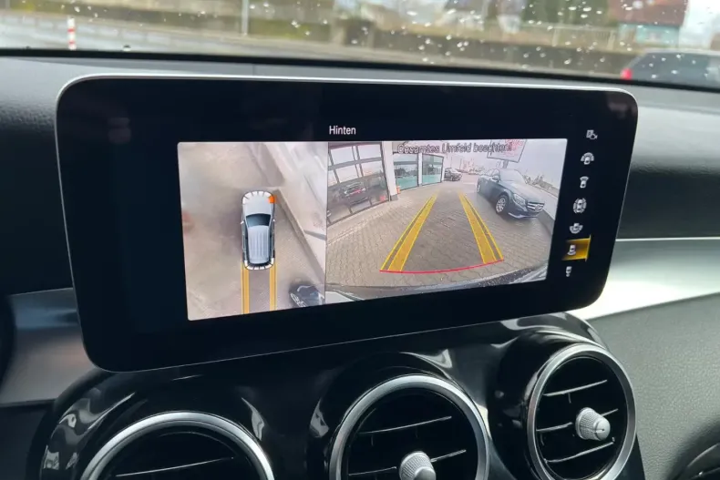 Mercedes-Benz GLC 300 (Clasa GLC) din 2022 cu 79.800 km - oferta MER197686 - foto 15