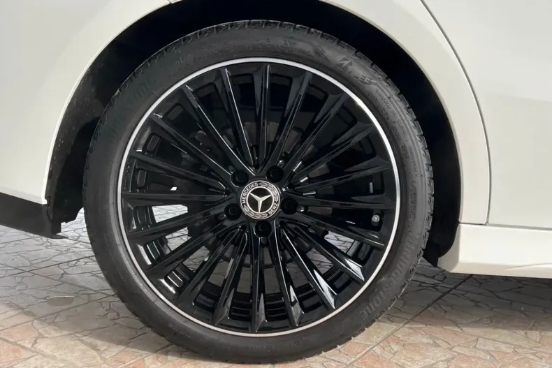 Mercedes-Benz CLA 200 (Clasa CLA) din 2025 cu 16.802 km - oferta MER197705 - foto 5