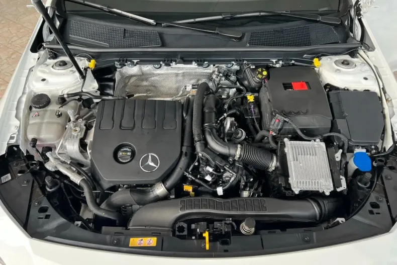Mercedes-Benz CLA 200 (Clasa CLA) din 2025 cu 16.802 km - oferta MER197705 - foto 10