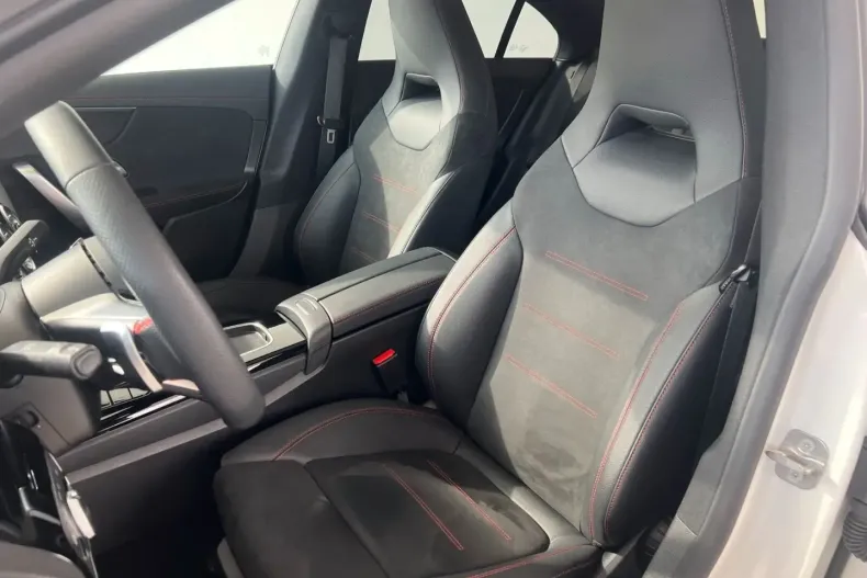 Mercedes-Benz CLA 200 (Clasa CLA) din 2025 cu 16.802 km - oferta MER197705 - foto 11