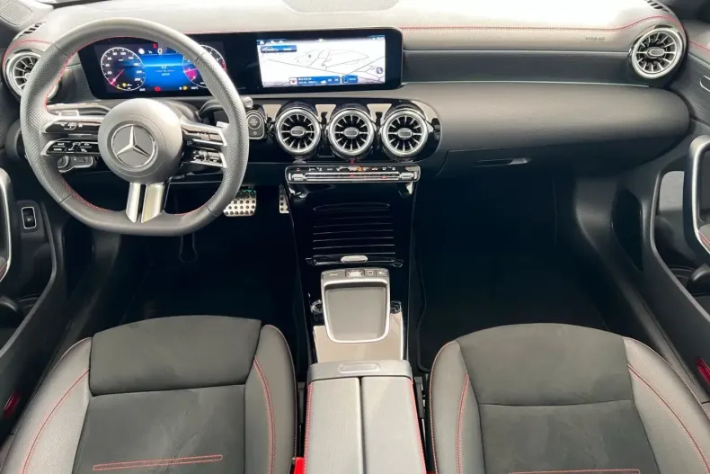 Mercedes-Benz CLA 200 (Clasa CLA) din 2025 cu 16.802 km - oferta MER197705 - foto 15
