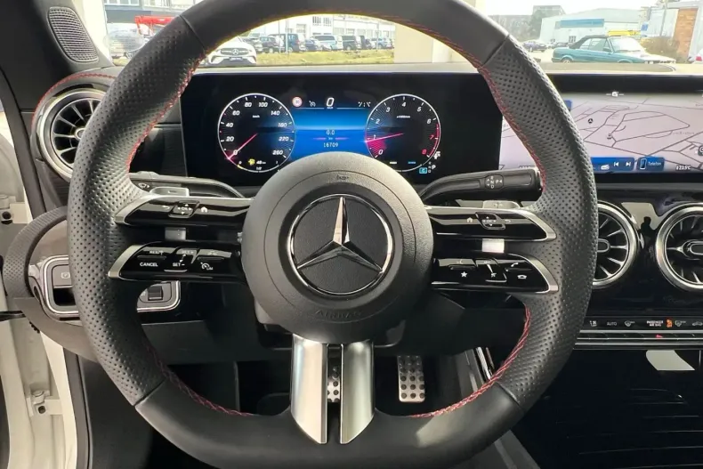 Mercedes-Benz CLA 200 (Clasa CLA) din 2025 cu 16.802 km - oferta MER197705 - foto 18