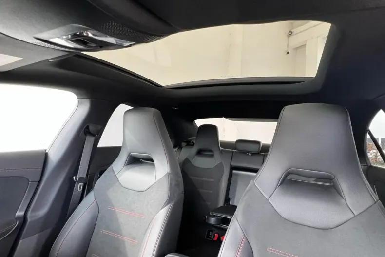 Mercedes-Benz CLA 200 (Clasa CLA) din 2025 cu 16.802 km - oferta MER197705 - foto 24