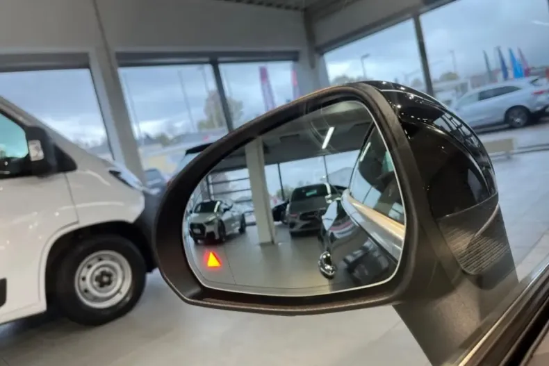 Mercedes-Benz CLE 200 (Clasa CLE) din 2024 cu 8.750 km - oferta MER197714 - foto 16