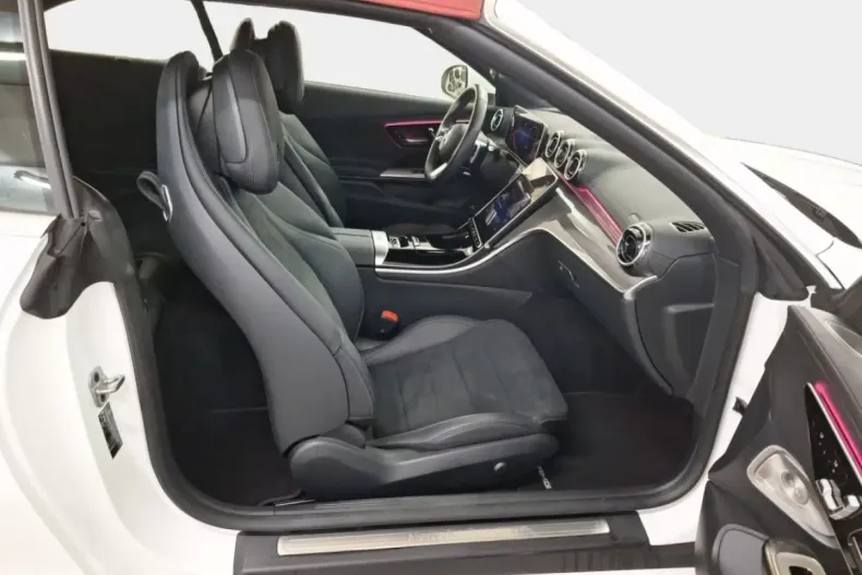 Mercedes-Benz CLE 200 (Clasa CLE) din 2024 cu 10.241 km - oferta MER197715 - foto 17