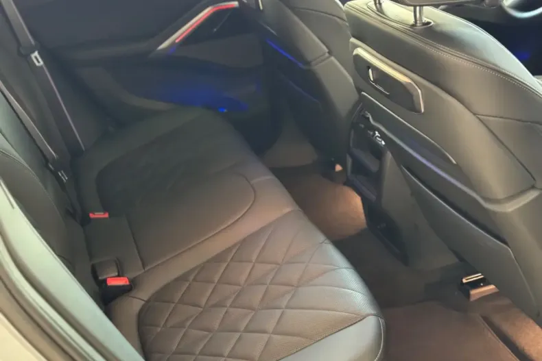 BMW X6 (Seria X) din 2024 cu 24.129 km - oferta BMW197733 - foto 13