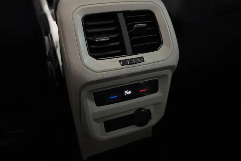 Volkswagen Tiguan din 2021 cu 52.250 km - oferta VOL197736 - foto 37