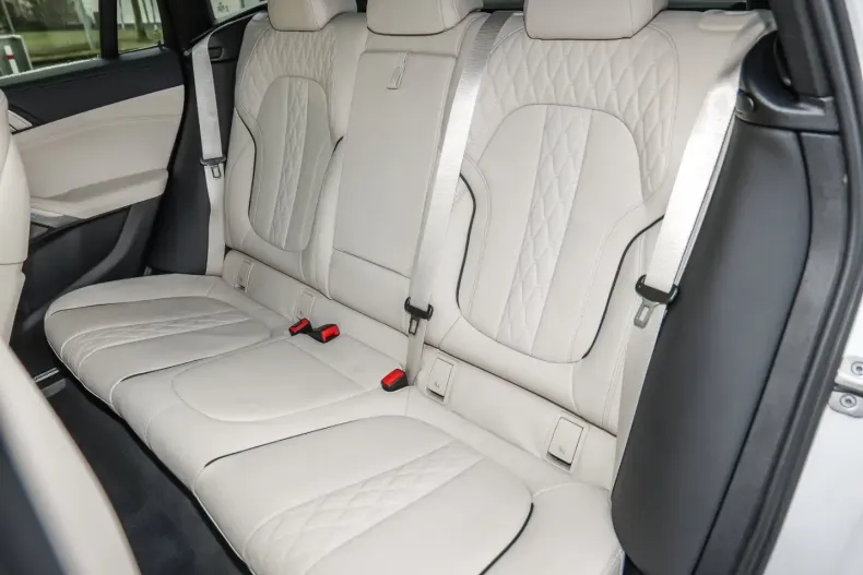 BMW X6 (Seria X) din 2022 cu 27.198 km - oferta BMW197751 - foto 10