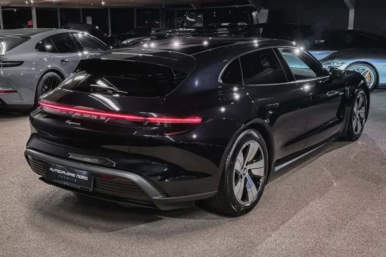 Porsche Taycan din 2023 cu 30.000 km - oferta POR197754 - foto 6