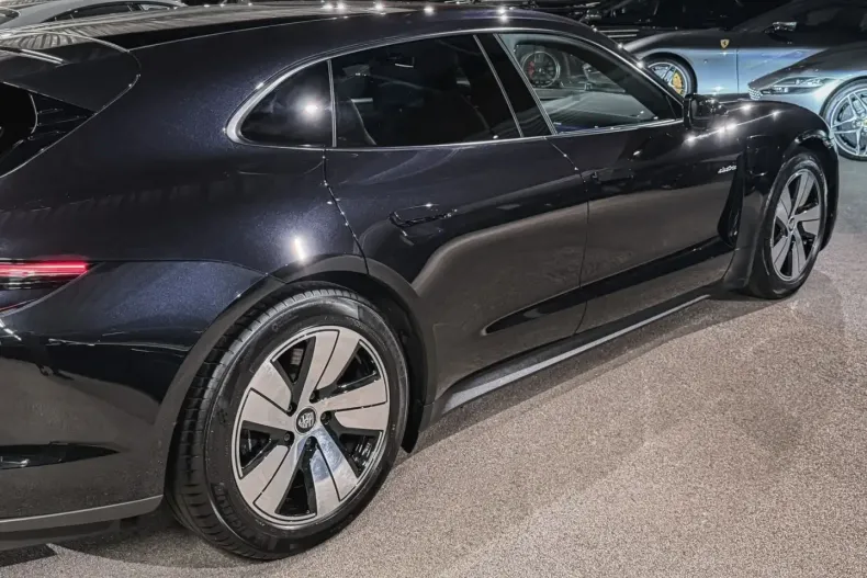 Porsche Taycan din 2023 cu 30.000 km - oferta POR197754 - foto 7