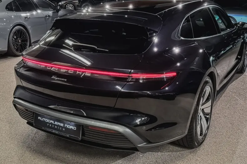 Porsche Taycan din 2023 cu 30.000 km - oferta POR197754 - foto 8