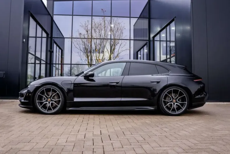 Porsche Taycan din 2023 cu 68.178 km - oferta POR197755 - foto 2