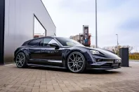 Porsche Taycan din 2023 cu 68.178 km - oferta POR197755 - foto 4