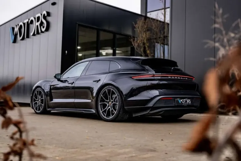 Porsche Taycan din 2023 cu 68.178 km - oferta POR197755 - foto 6